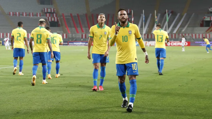 Brasil segue como 3º no ranking da Fifa de seleções mesmo sem jogar; veja top 10