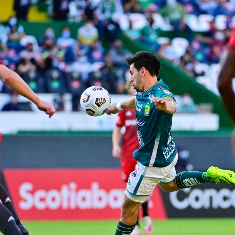 Navarro anotó un golazo para que León ya le gane a Toronto