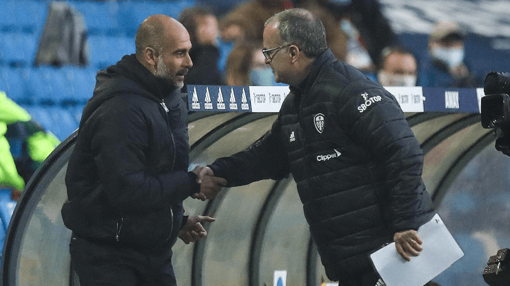 Guardiola, sobre Bielsa: "Denle el Manchester City y verán como gana trofeos"