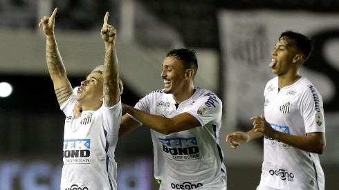 Los tuits de los hinchas de Santos para los de Boca tras el sorteo de la Copa