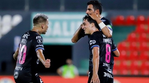 Jogadores do del Valle comemoram um dos gols de Faravelli (Foto: Getty Images)