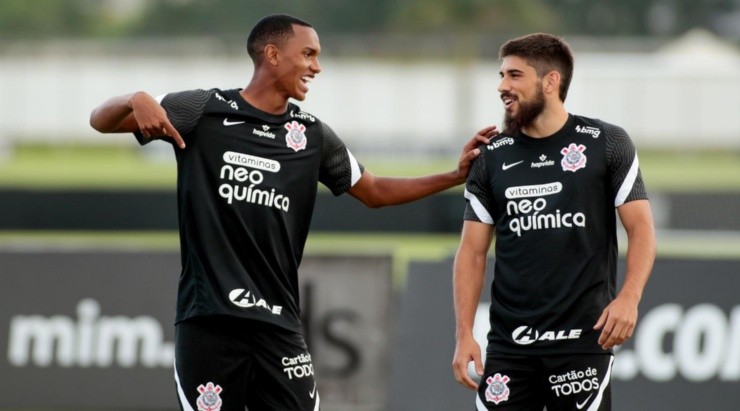 Cauê e Bruno Méndez: podem aparecer no time titular (Foto: Rodrigo Coca/Agência Corinthians/Divulgação)
