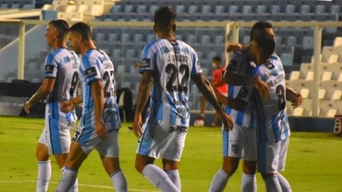 Atlético Tucumán se acercó a la zona de clasificación.