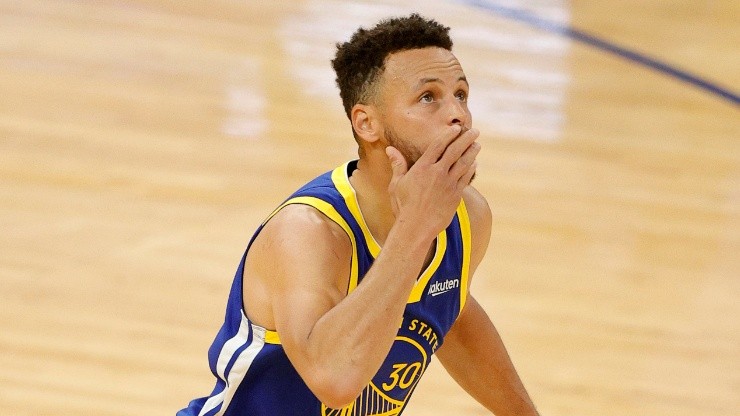 Video: Stephen Curry pasa a ser el máximo anotador en la historia de los Warriors