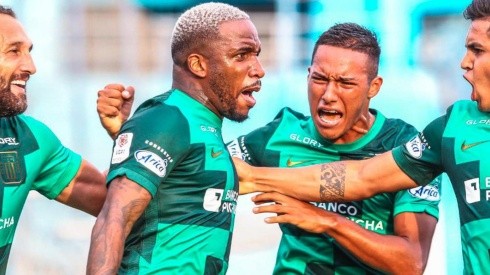 Alianza Lima estrenó la camiseta verde con triunfo y tanto de Jefferson Farfán.