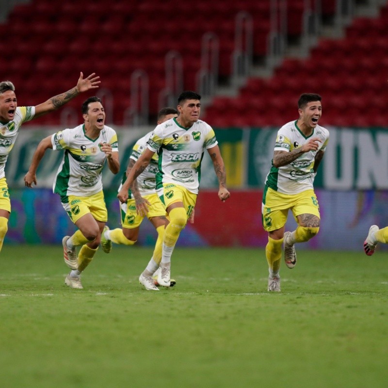 ¡Campeón Defensa y Justicia de la Recopa! En un partido épico venció a Palmeiras