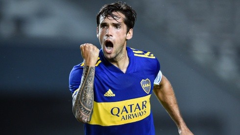 Emmanuel Mas of Boca Juniors celebrates a goal. (Getty)
