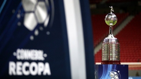 Detail of the 2021 Copa Libertadores trophy. (Getty)