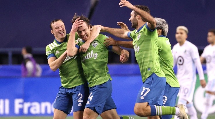 Seattle Sounders players celebrate a goal. (Getty)