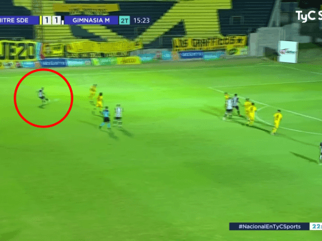 Video: Cristian Llama, de Gimnasia de Mendoza, pateó desde su casa e hizo el gol del mes