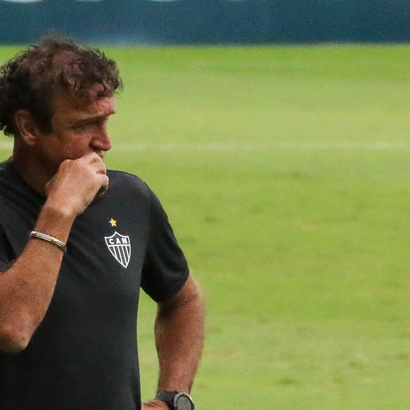 Cuca cede à pressão e sinaliza mudança no time do Atlético