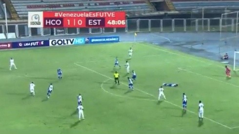 Gol en contra de un lesionado: lo más insólito del 2021 pasó en Venezuela