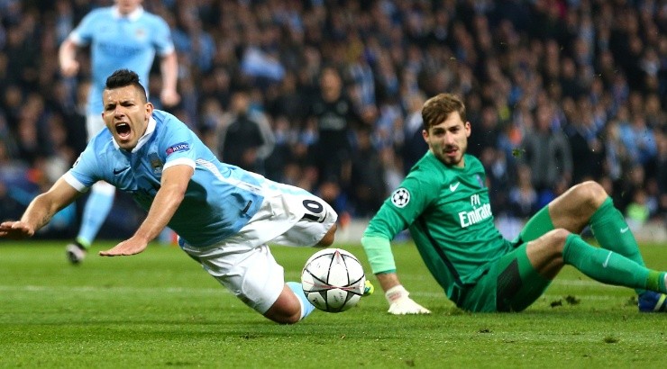 Sergio Aguero of Manchester City (left) is fouled by goalkeeper Kevin Trapp of Paris Saint-Germain (right) in 2016. (Getty)