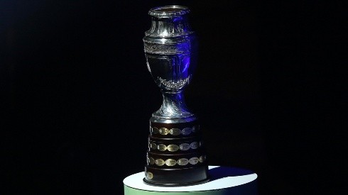 El mítico trofeo que se llevará el campeón de la Copa América 2021. (Getty)