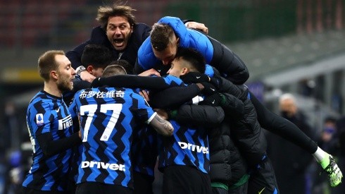Inter players celebrate after a win. (Getty)