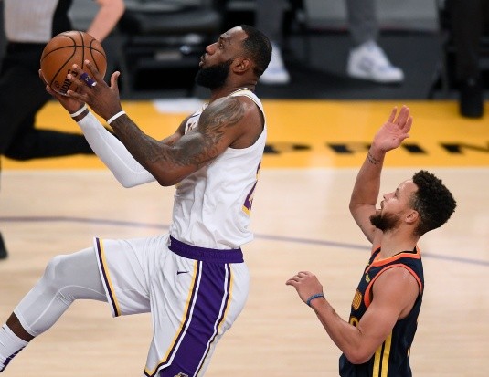 LeBron James vs Stephen Curry