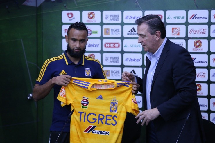 Miguel Ángel Garza con Jordan Sierra