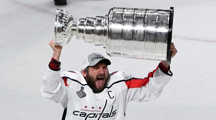 Will the Capitals lift the trophy again? (Getty).