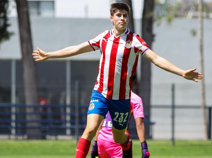 Armando González, la nueva joya de Chivas