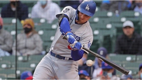 Terrible: Estrella de LA Dodgers se fractura la mano tras un pelotazo