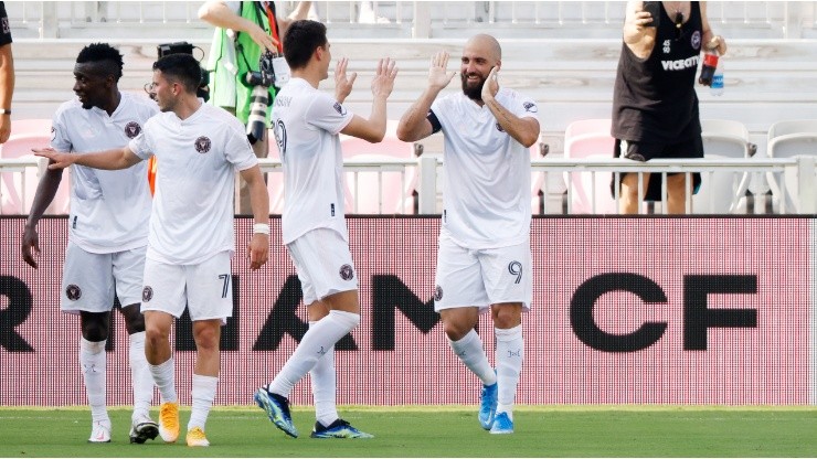 Gonzalo Higuaín celebrando con sus compañeros del Inter Miami (Foto: Getty)