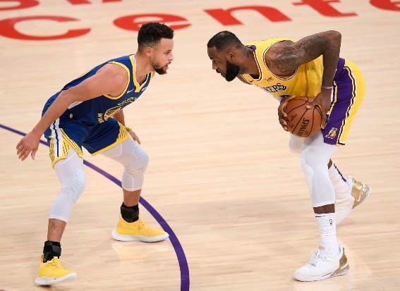 Stephen Curry vs LeBron James