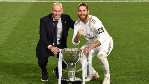 Zinedine Zidane y Sergio Ramos celebrando el título de Liga con Real Madrid.