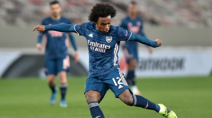 Willian&#039;s contract with Arsenal might be over sooner than expected (Getty).