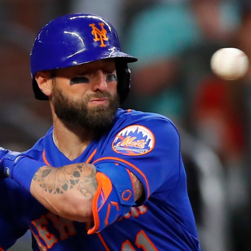 Dramático: jugador de los Mets recibe pelotazo en la cara a 94 millas por hora