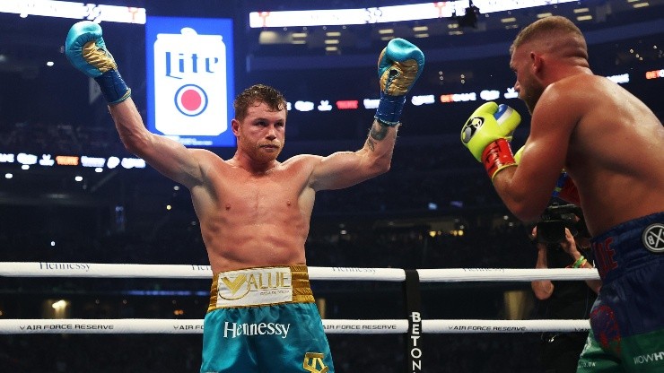 Un excampeón mundial dijo qué peleador sería capaz de derrotar a Canelo Álvarez