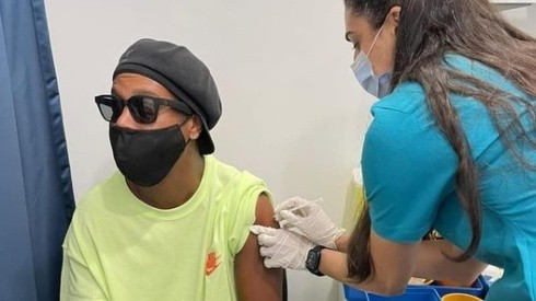 Ronaldinho Gaúcho está vacinado contra a Covid-19