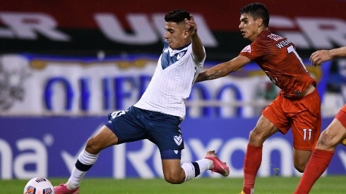 Unión La Calera pierde 2-1 ante Vélez en el estadio José Amalfitani