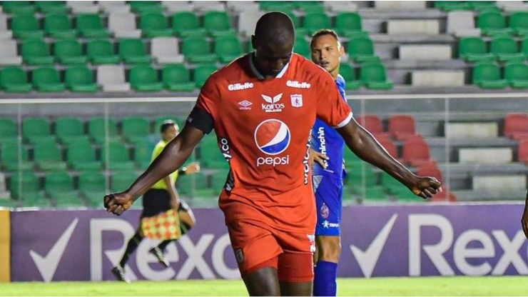 Gigante 'Adriancho': el capitán en el 11 ideal de la fecha 5 de la Libertadores