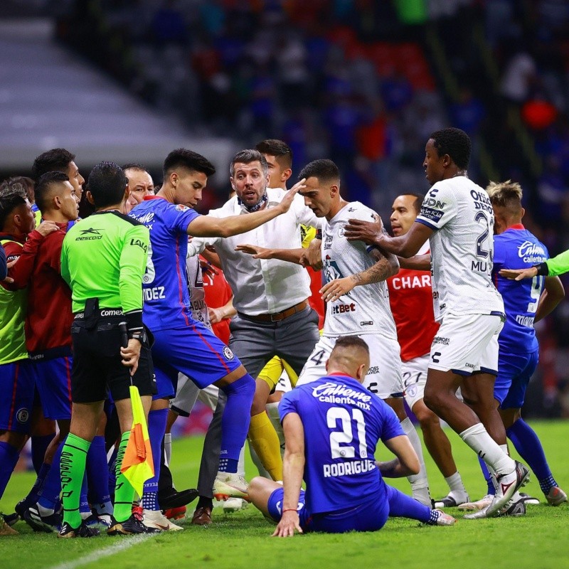 El verdadero motivo por el que se desató la bronca entre los jugadores en el Azteca