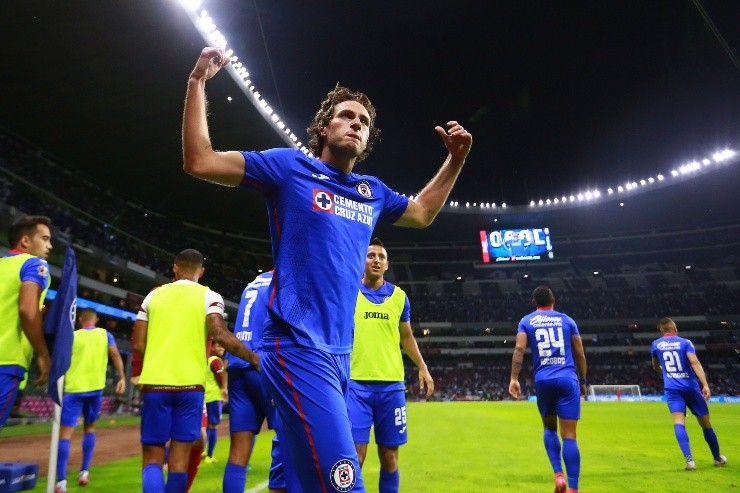 Santiago Giménez en Cruz Azul