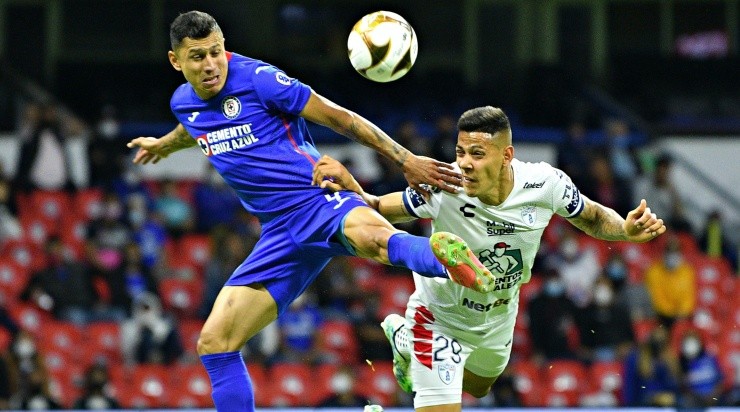 Quiroga no logró convertir en Pachuca ante Cruz Azul. (Imago 7)
