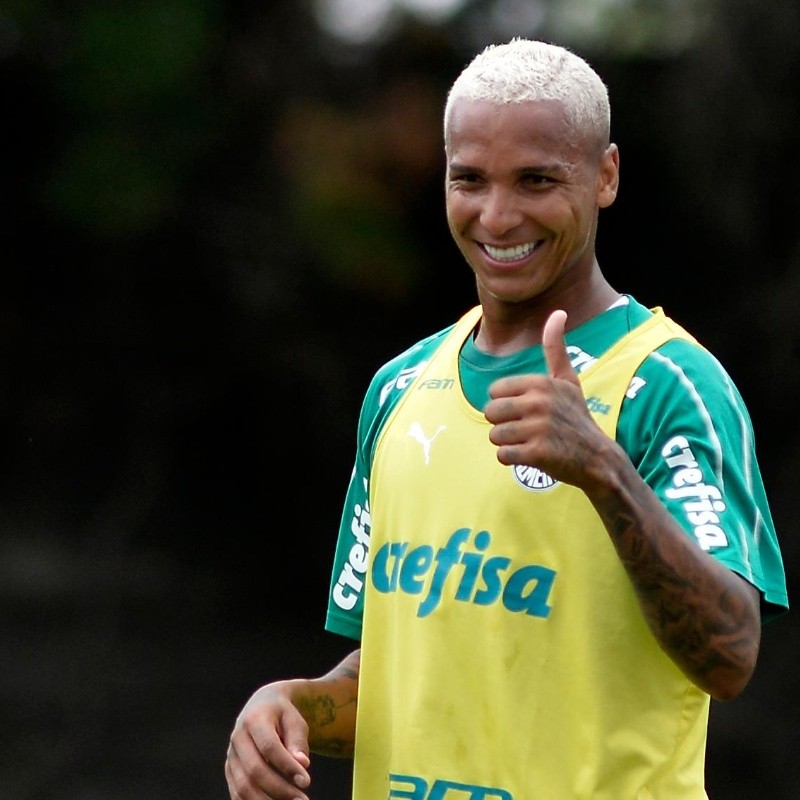 Sem clima no Palmeiras, Deyverson é oferecido ao Atlético-MG