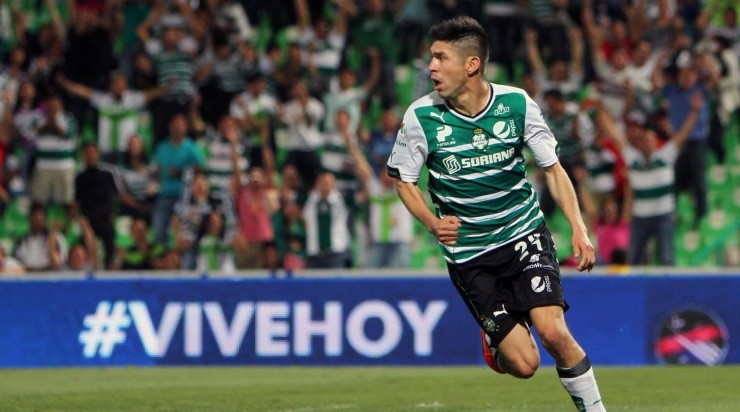 Oribe Peralta, ex goleador de Santos.