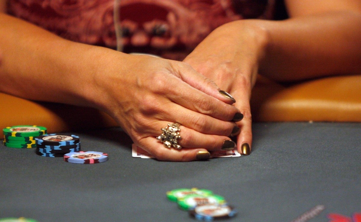 Jogar pôquer apostando dinheiro não é ilegal