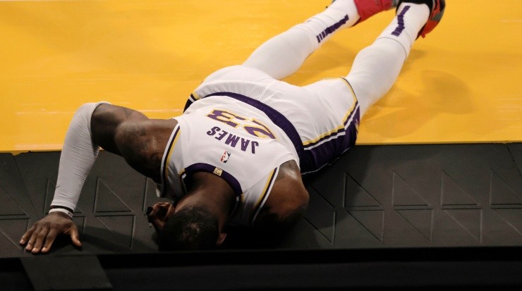 LeBron James lesión tobillo
