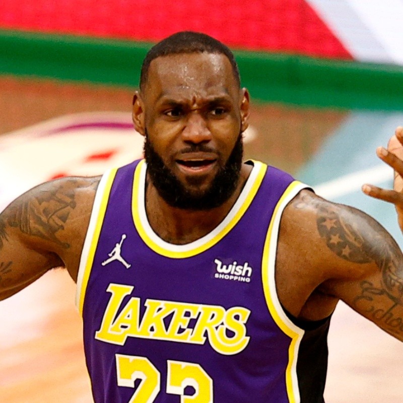 LeBron “juega en una pierna”: análisis médico de su lesión