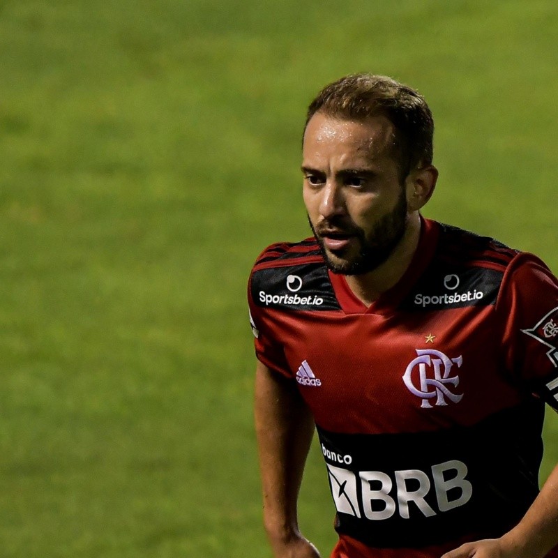 Éverton Ribeiro faz alerta para elenco do Flamengo: "temos que criar mais nos próximos jogos"