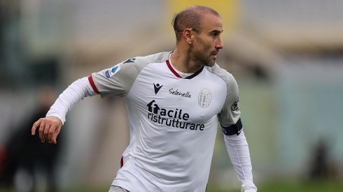 Rodrigo Palacio durante un partido de Bologna.