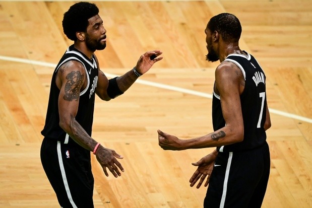 Kyrie Irving y Kevin Durant (Foto: Getty Images)