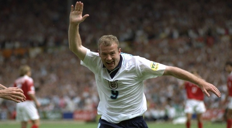 Alan Shearer of England celebrates after scoring in 1996. (Getty)