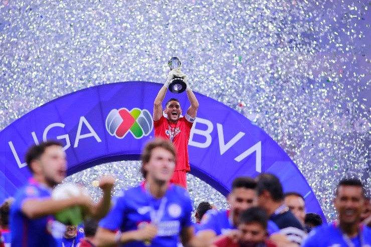 CM de Cruz Azul escribió mal “campeones”. Jam Media