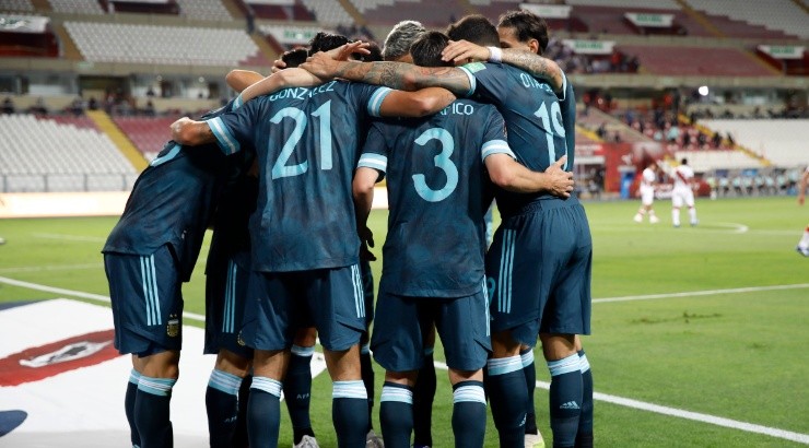 Argentina players celebrate after scoring a goal. (Getty)