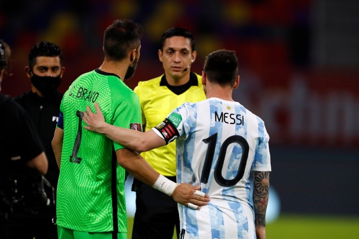 Claudio Bravo Lionel Messi