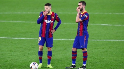 Miralem Pjanic y Jordi Alba con FC Barcelona