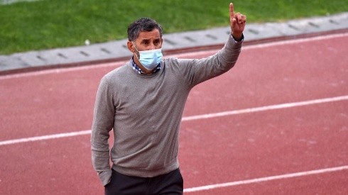 Miguel Ponce tuvo duras palabras para los árbitros en el partido frente a Colo Colo. (Foto Agencia UNO)